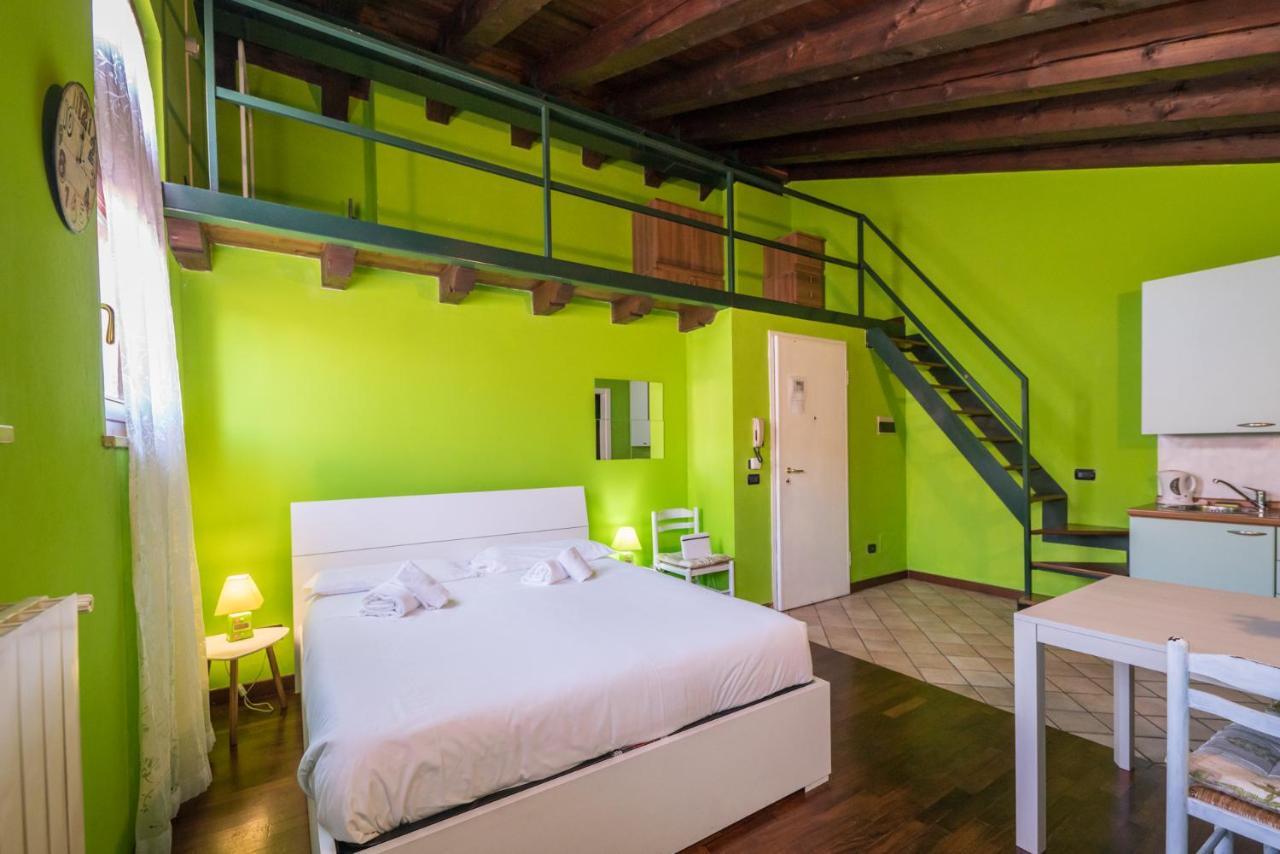 Gardappartamenti Carducci City Centre Desenzano del Garda Kültér fotó