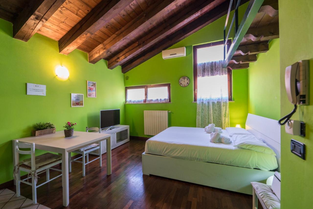 Gardappartamenti Carducci City Centre Desenzano del Garda Kültér fotó